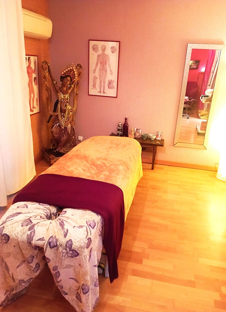 cabinet table massage pamoja